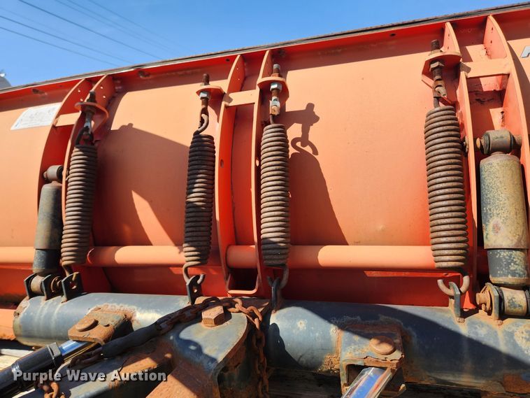 image for item JB9563 2004 GMC C5500  flatbed truck