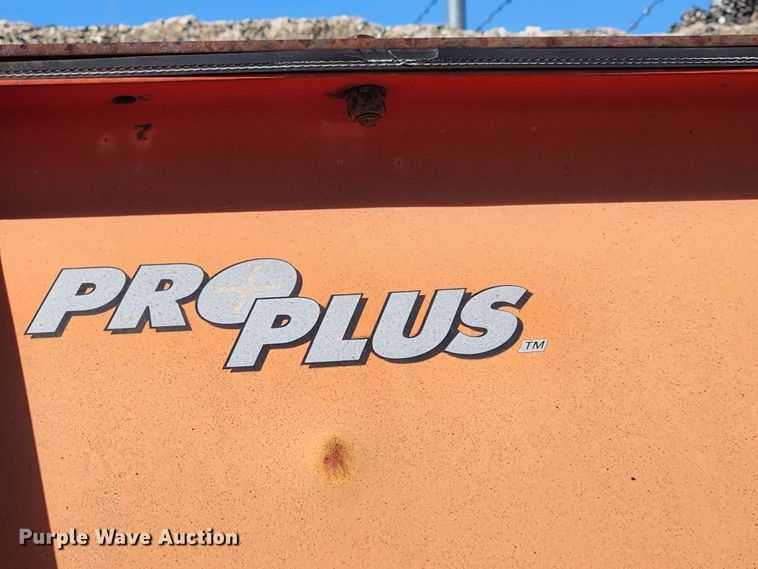 image for item JB9563 2004 GMC C5500  flatbed truck