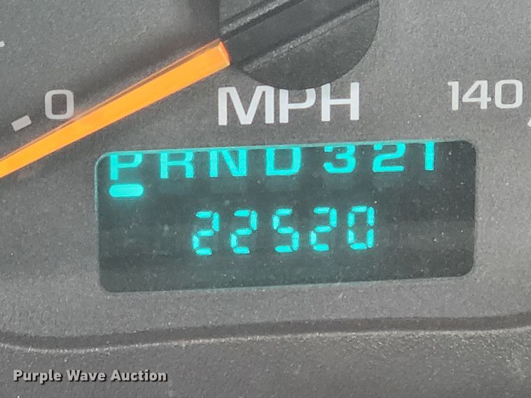 image for item JB9563 2004 GMC C5500  flatbed truck