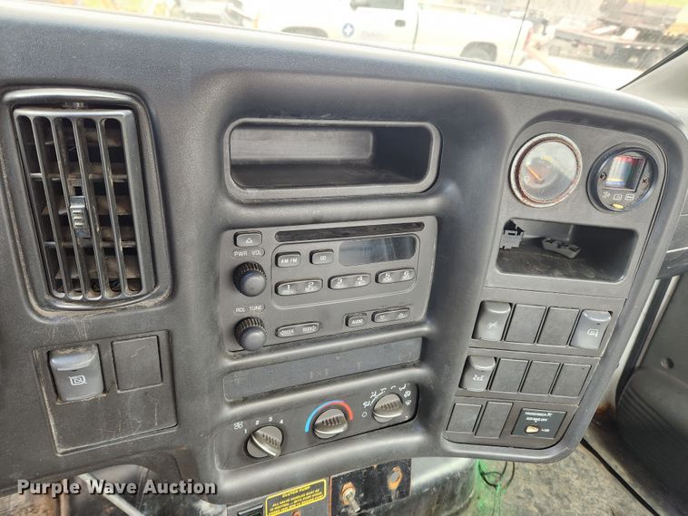 image for item JB9563 2004 GMC C5500  flatbed truck