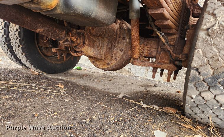 image for item JB9563 2004 GMC C5500  flatbed truck