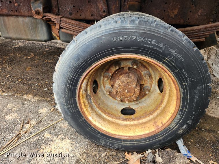 image for item JB9563 2004 GMC C5500  flatbed truck