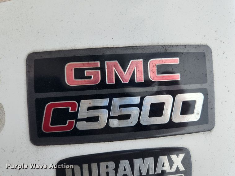 image for item JB9563 2004 GMC C5500  flatbed truck