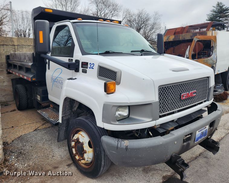 image for item JB9564 2004 GMC C5500  dump flatbed truck