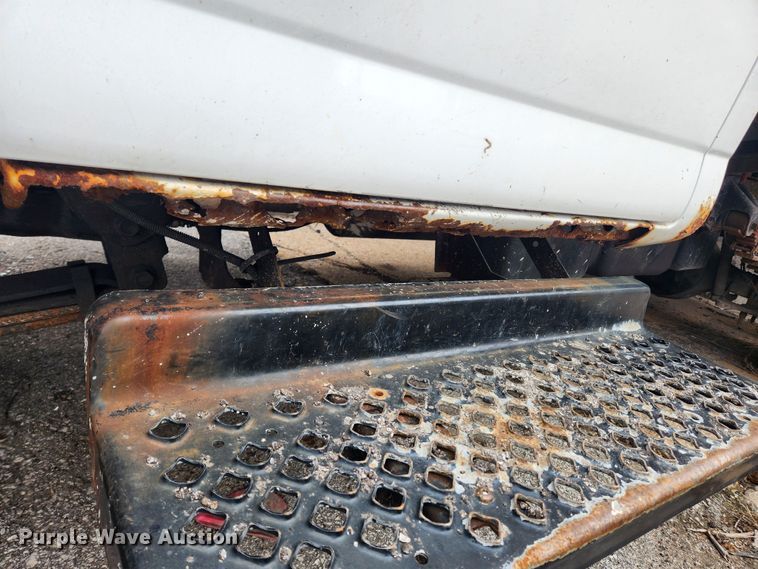 image for item JB9564 2004 GMC C5500  dump flatbed truck