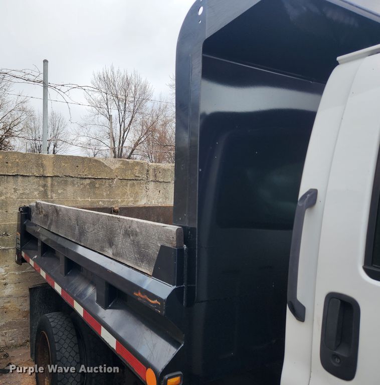 image for item JB9564 2004 GMC C5500  dump flatbed truck