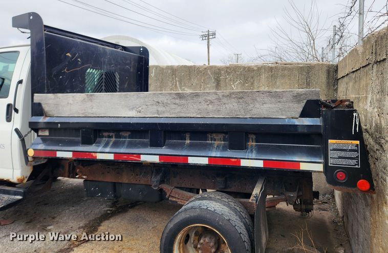 image for item JB9564 2004 GMC C5500  dump flatbed truck