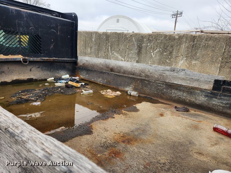 image for item JB9564 2004 GMC C5500  dump flatbed truck