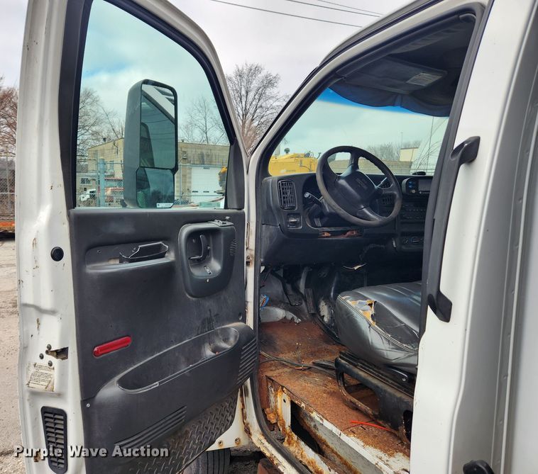 image for item JB9564 2004 GMC C5500  dump flatbed truck