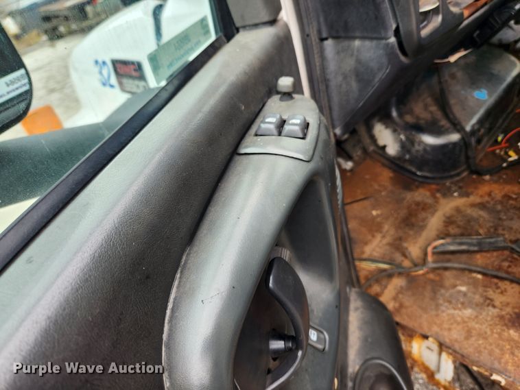 image for item JB9564 2004 GMC C5500  dump flatbed truck