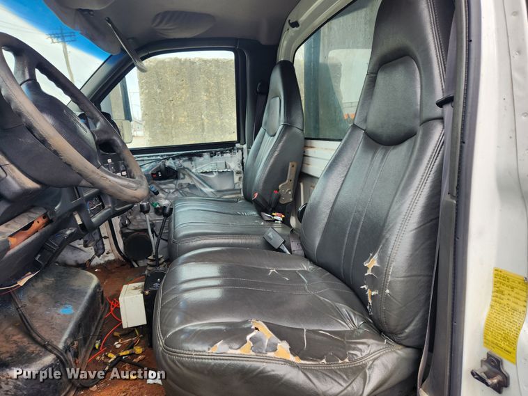 image for item JB9564 2004 GMC C5500  dump flatbed truck