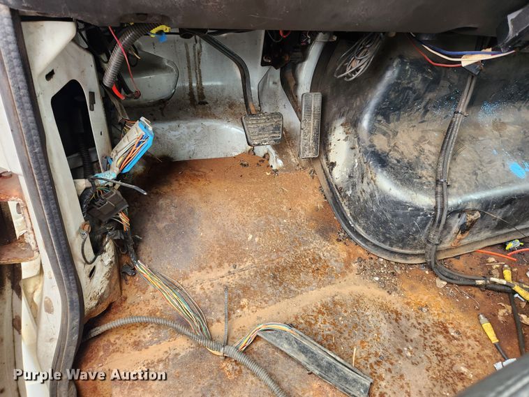 image for item JB9564 2004 GMC C5500  dump flatbed truck