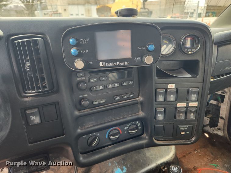 image for item JB9564 2004 GMC C5500  dump flatbed truck