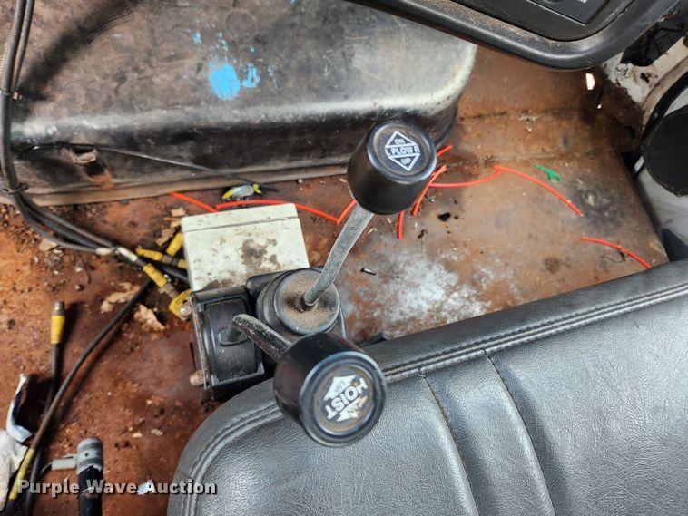 image for item JB9564 2004 GMC C5500  dump flatbed truck