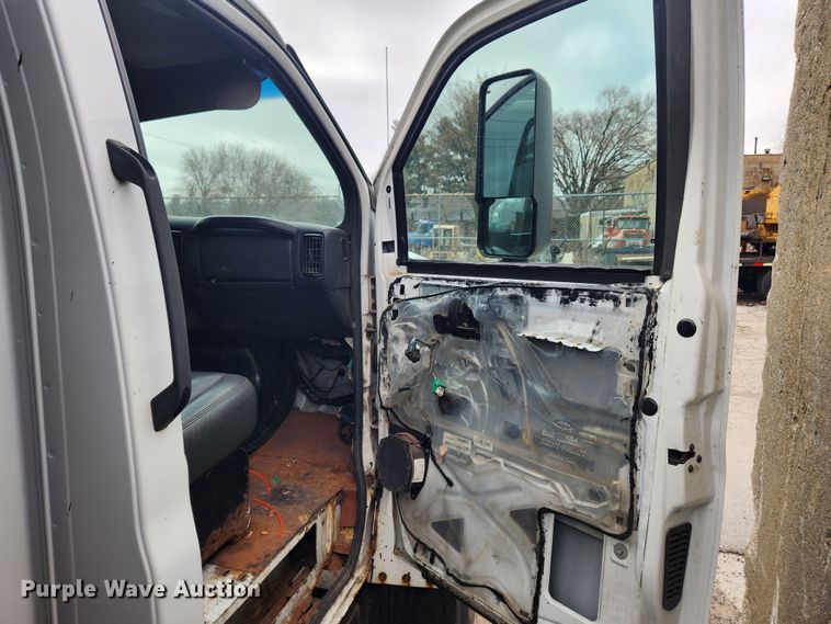 image for item JB9564 2004 GMC C5500  dump flatbed truck