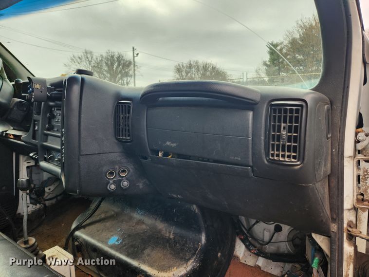 image for item JB9564 2004 GMC C5500  dump flatbed truck