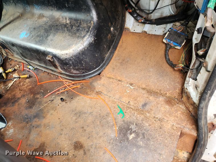 image for item JB9564 2004 GMC C5500  dump flatbed truck