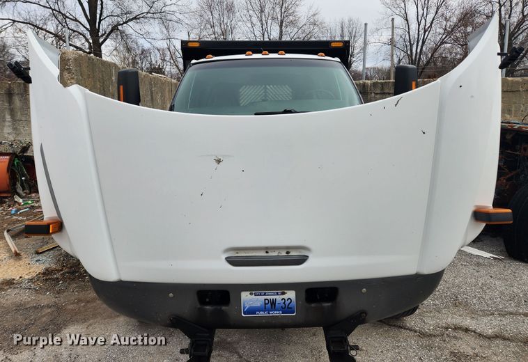 image for item JB9564 2004 GMC C5500  dump flatbed truck