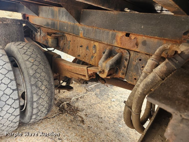 image for item JB9564 2004 GMC C5500  dump flatbed truck