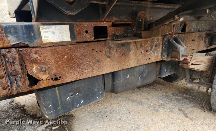 image for item JB9564 2004 GMC C5500  dump flatbed truck