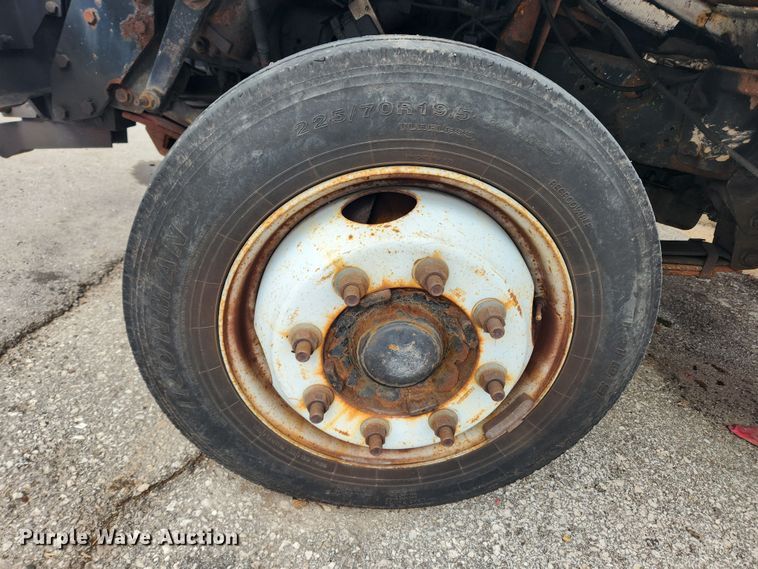 image for item JB9564 2004 GMC C5500  dump flatbed truck