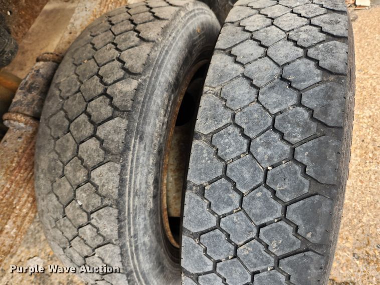 image for item JB9564 2004 GMC C5500  dump flatbed truck