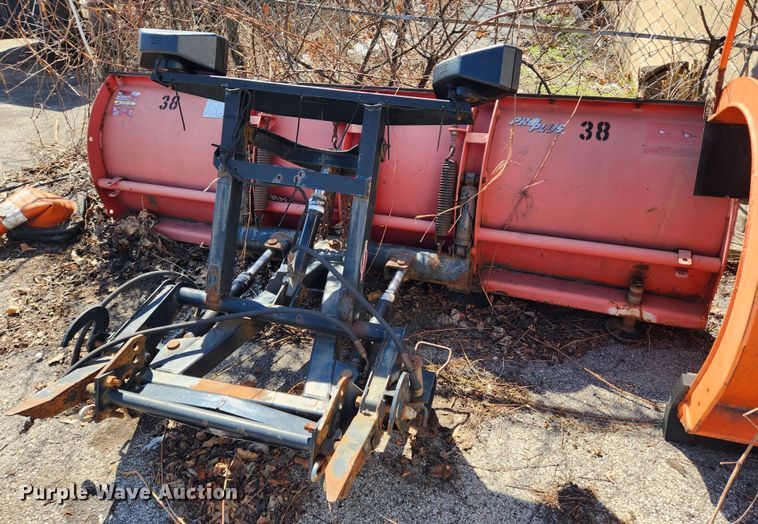 image for item JB9564 2004 GMC C5500  dump flatbed truck