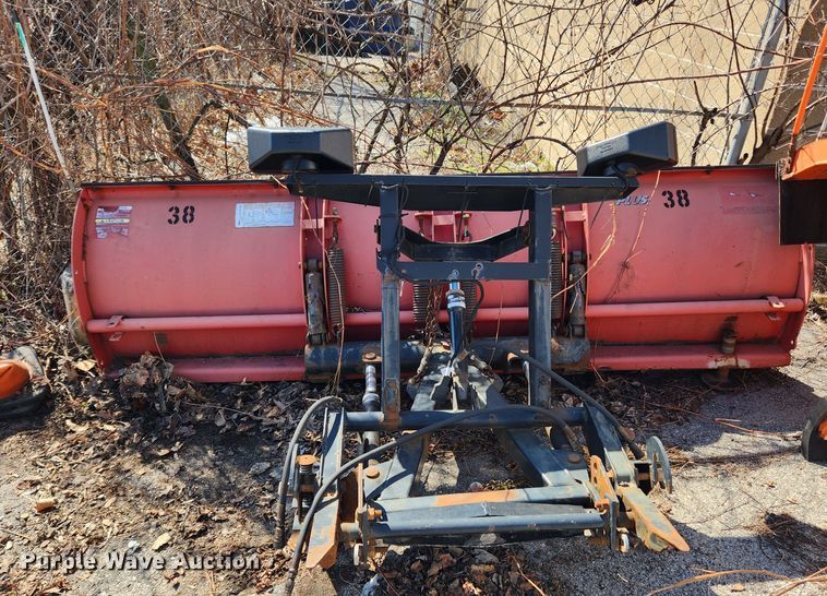 image for item JB9564 2004 GMC C5500  dump flatbed truck