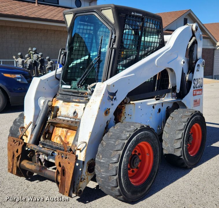 image for item JB9625 2010 Bobcat S250  skid steer loader
