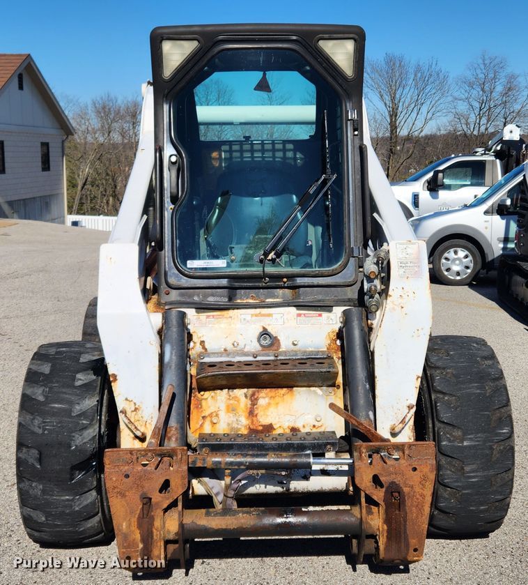 image for item JB9625 2010 Bobcat S250  skid steer loader