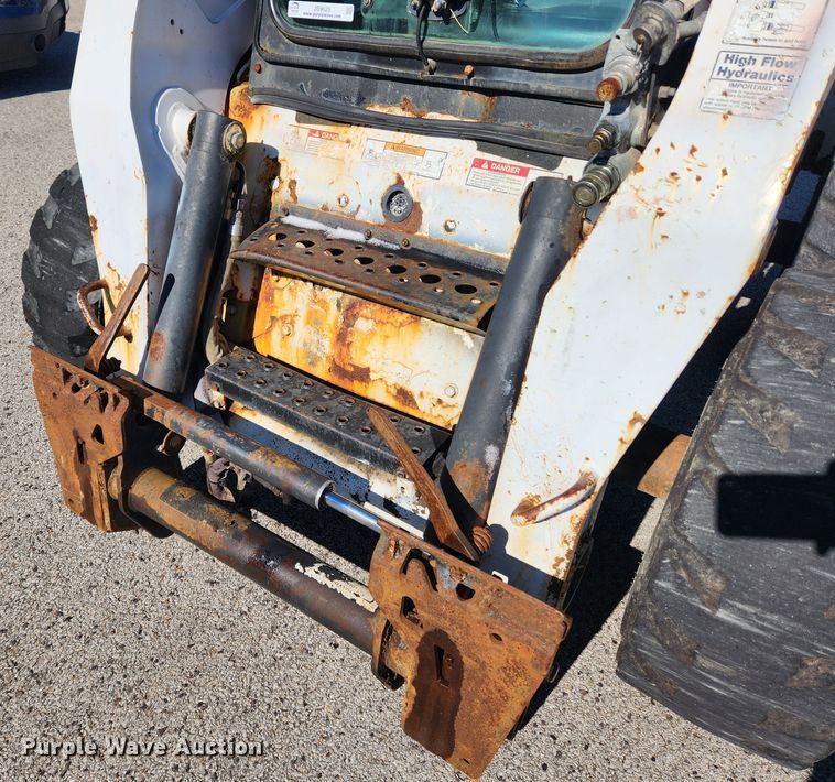 image for item JB9625 2010 Bobcat S250  skid steer loader