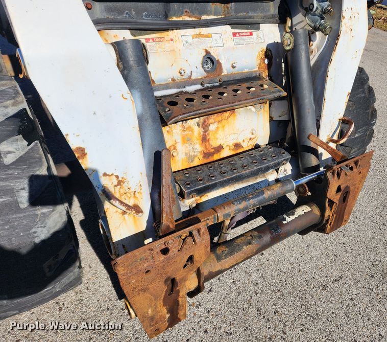 image for item JB9625 2010 Bobcat S250  skid steer loader