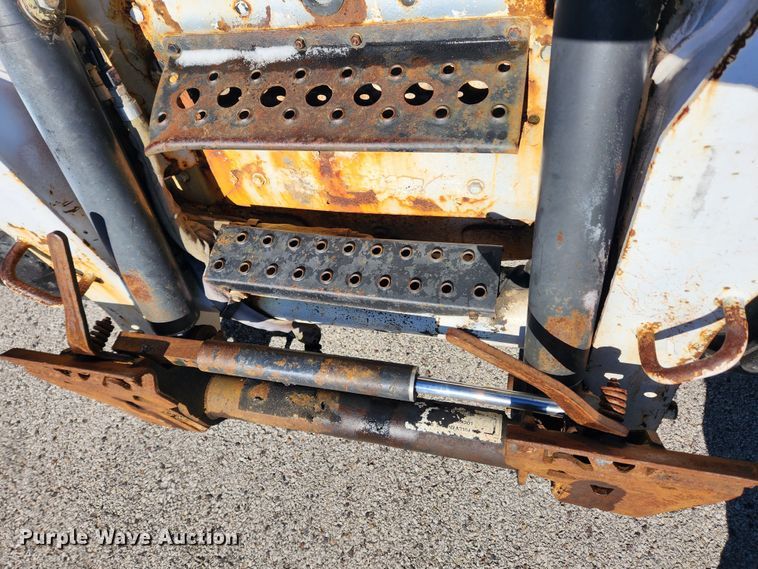 image for item JB9625 2010 Bobcat S250  skid steer loader