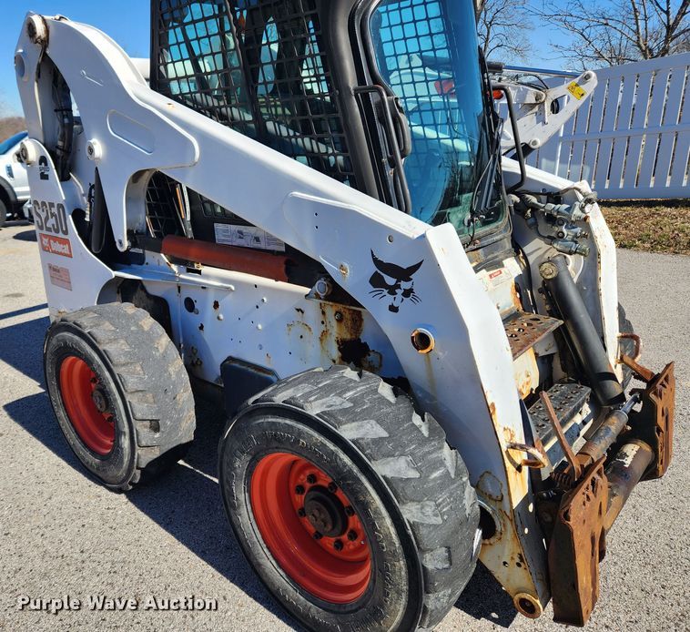 image for item JB9625 2010 Bobcat S250  skid steer loader