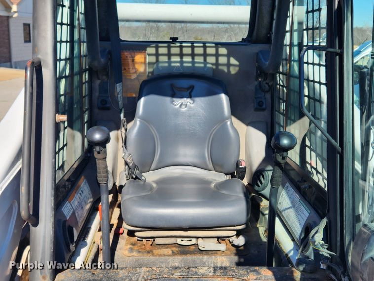 image for item JB9625 2010 Bobcat S250  skid steer loader