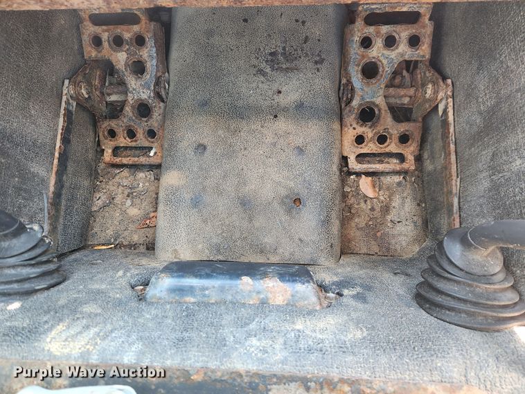 image for item JB9625 2010 Bobcat S250  skid steer loader