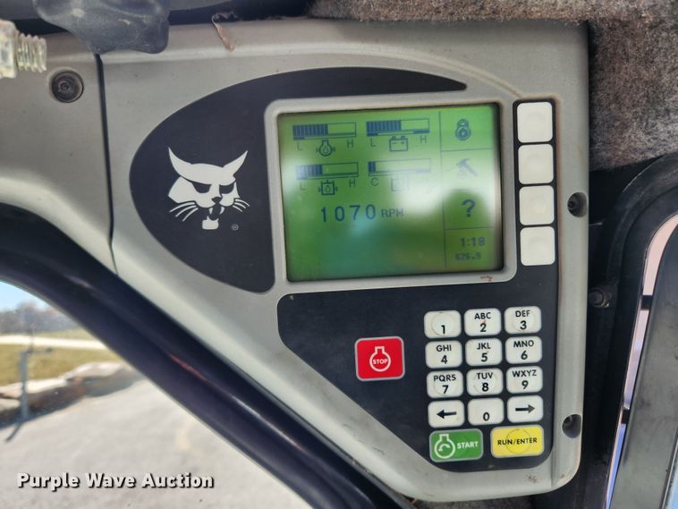 image for item JB9625 2010 Bobcat S250  skid steer loader