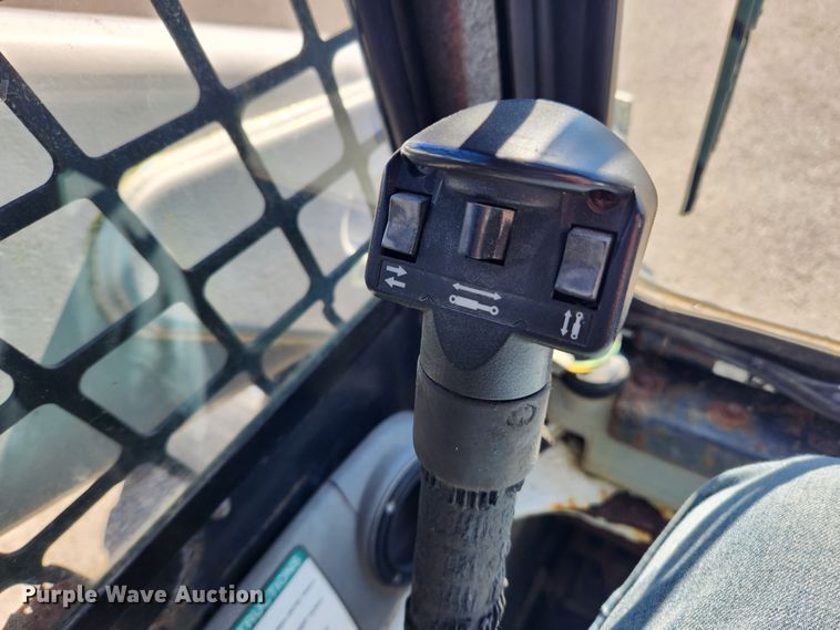 image for item JB9625 2010 Bobcat S250  skid steer loader