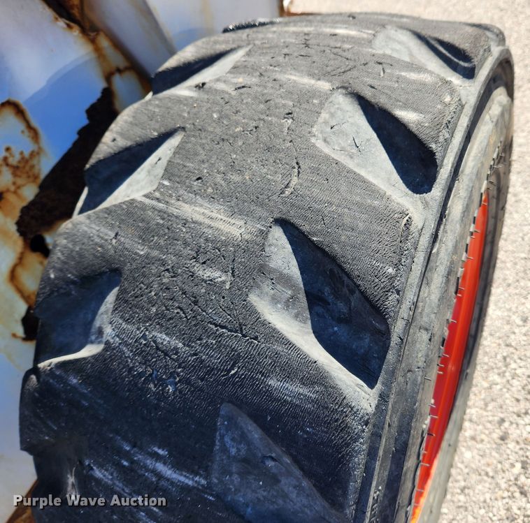 image for item JB9625 2010 Bobcat S250  skid steer loader