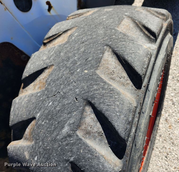 image for item JB9625 2010 Bobcat S250  skid steer loader