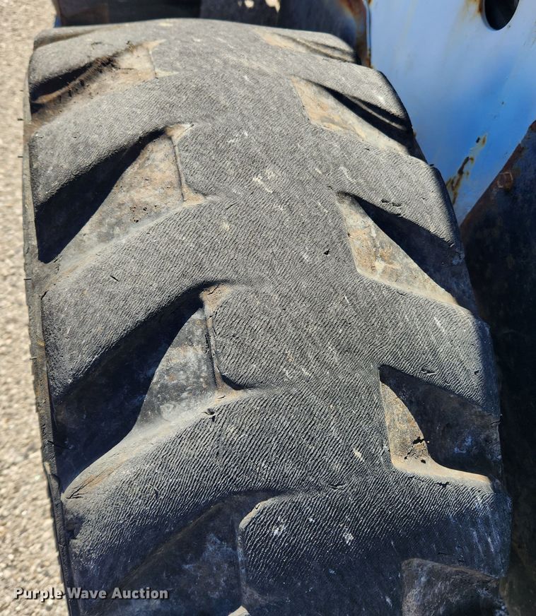 image for item JB9625 2010 Bobcat S250  skid steer loader