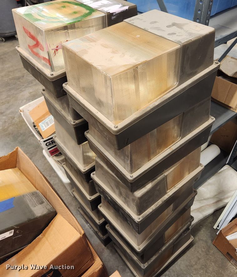 image for item JB9626 (16) pole light fixtures