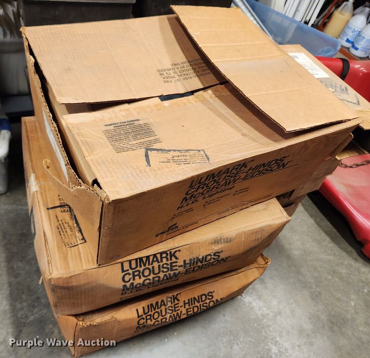 image for item JB9626 (16) pole light fixtures