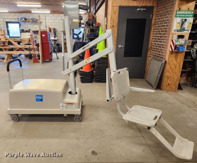 image for item JB9628 S.R. Smith PAL 2  Aquatic lift