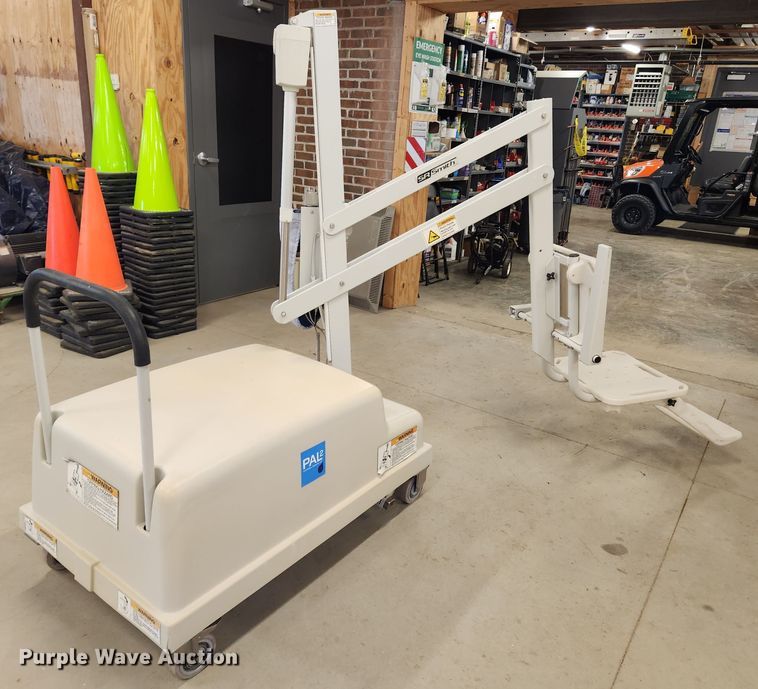 image for item JB9628 S.R. Smith PAL 2  Aquatic lift