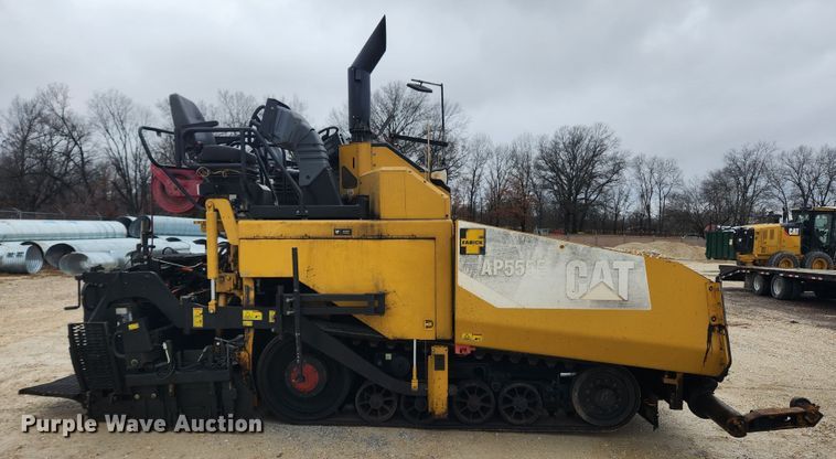 image for item JB9630 2011 Caterpillar AP555E  paver