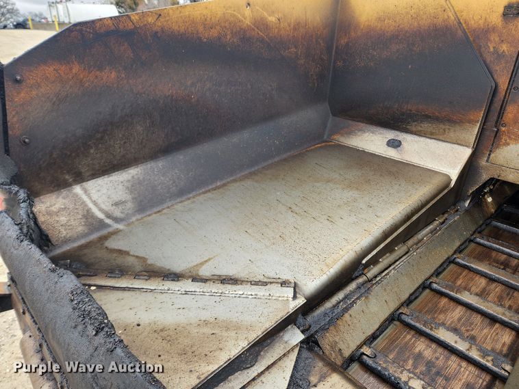 image for item JB9630 2011 Caterpillar AP555E  paver