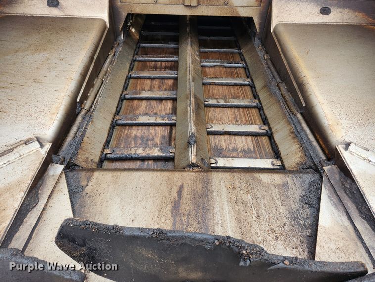 image for item JB9630 2011 Caterpillar AP555E  paver