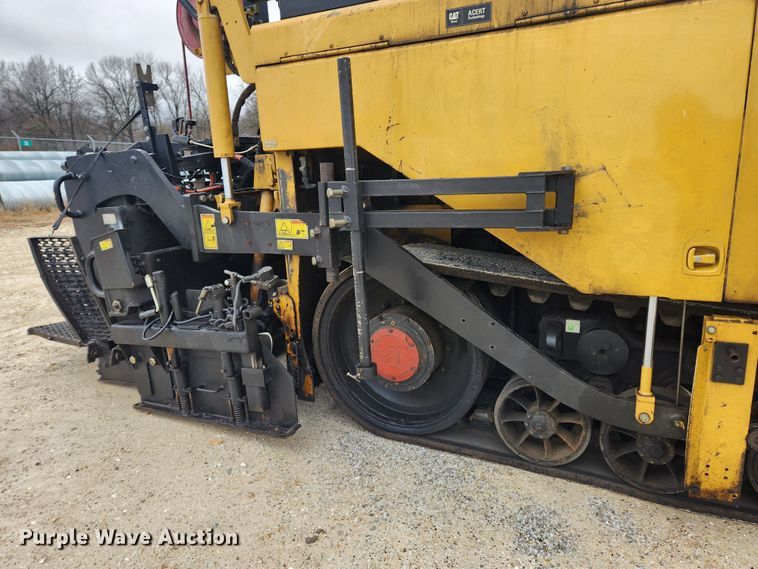 image for item JB9630 2011 Caterpillar AP555E  paver