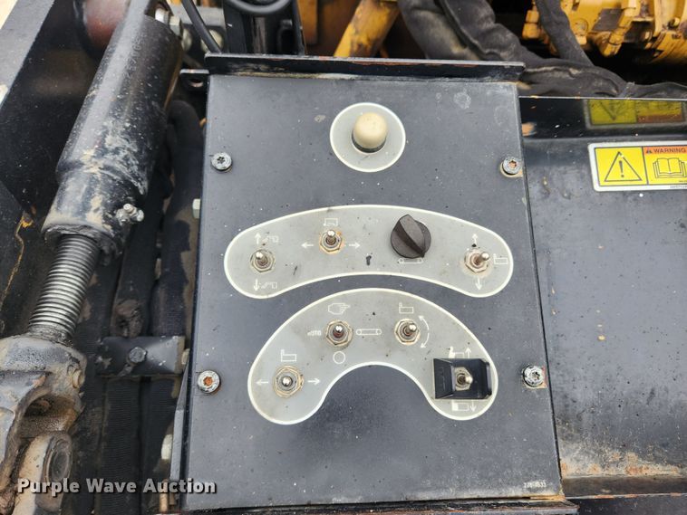 image for item JB9630 2011 Caterpillar AP555E  paver